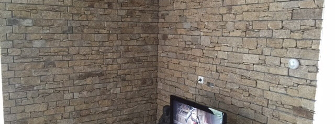 Steenstrips (stone panels)